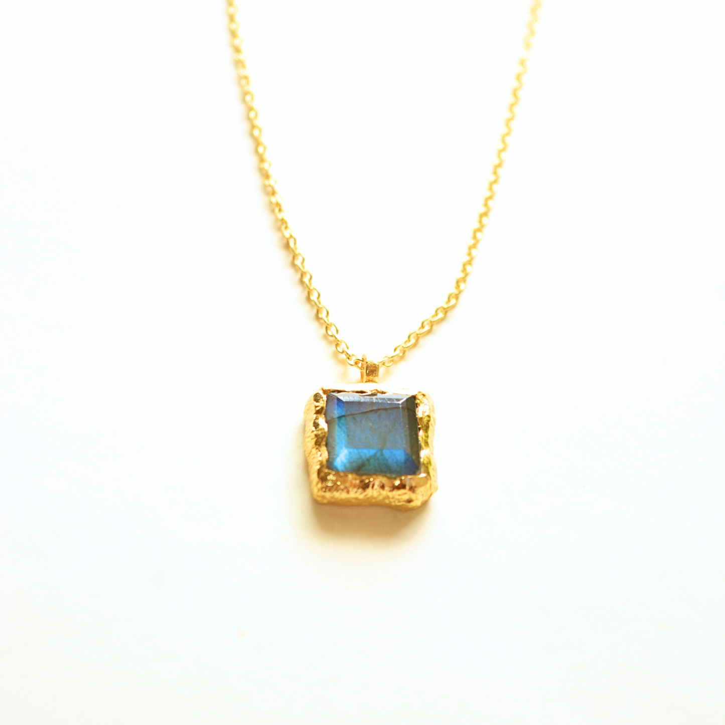 Labradorite pendant necklace with blue glow, set in 925 silver and 18kt gold plating, handmade and nickel-free