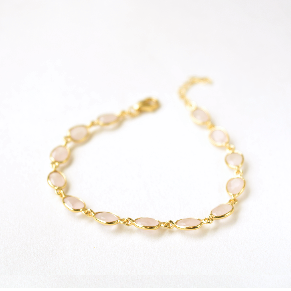 Adjustable chain bracelet with multiple rose quartz stones