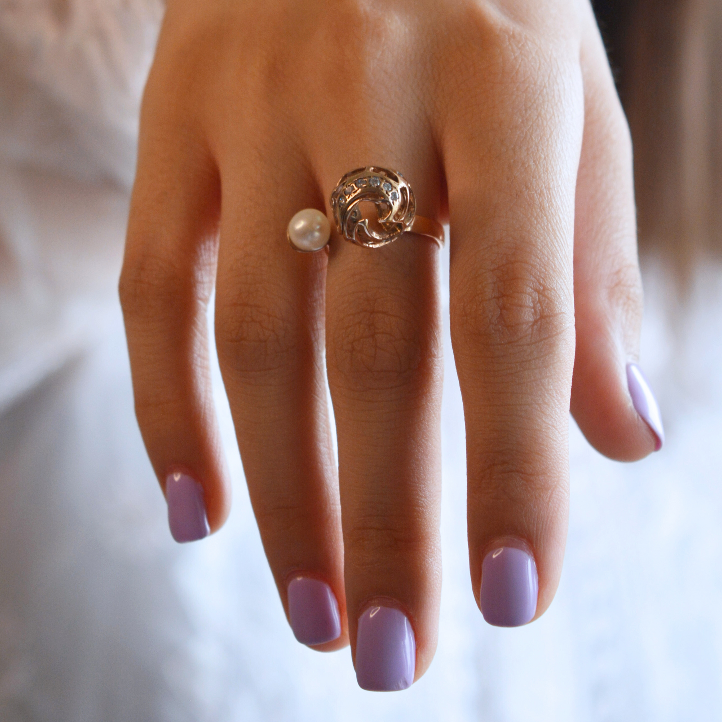 Rolling Pearl Ring Rose Gold