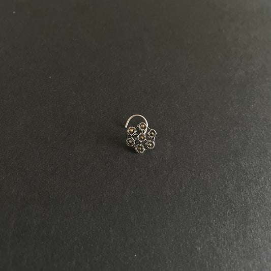 Black Stone Nose pin
