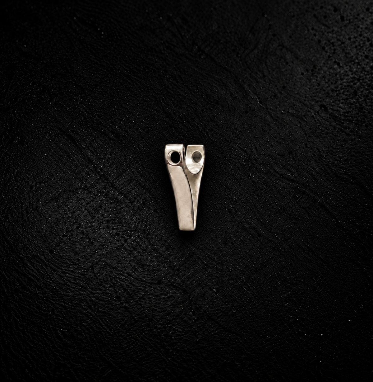Steadfast Pendant in 925 Silver