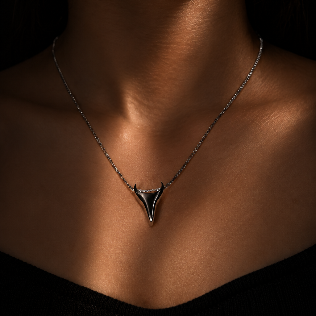 Steadfast Pendant in 925 Silver