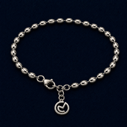 Full circular view of the Everyday Ease bracelet in 925 sterling silver, showcasing the fluid design of its polished oval links and adjustable extension chain.