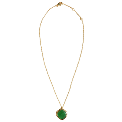 Full studio shot of the Natural Pop necklace on a white background, displaying the organic green onyx pendant and the adjustable 18kt gold plated 925 sterling silver chain.