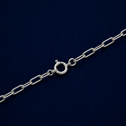A close-up detail shot of the Subtle Minimal Edge necklace highlighting the polished finish of the elongated 925 silver links and the secure spring ring closure.